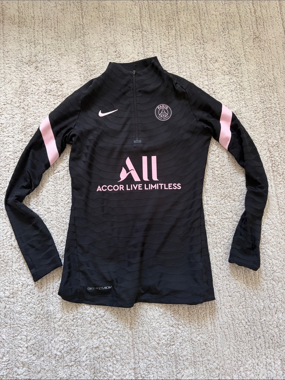 Nike Black and Pink PSG Long-Sleeve Training Top size Xs